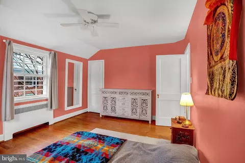 Bedroom - 5008 Broadmoor Rd, Baltimore, MD 21212 photo 2 of 4