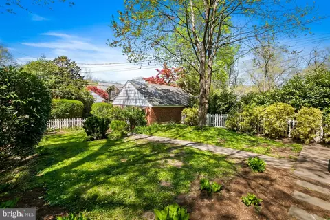 Exterior - 5008 Broadmoor Rd, Baltimore, MD 21212 photo 2 of 5