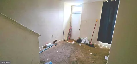 Entry Way - 452 Pitman Pl, Baltimore, MD 21202 photo 4 of 8