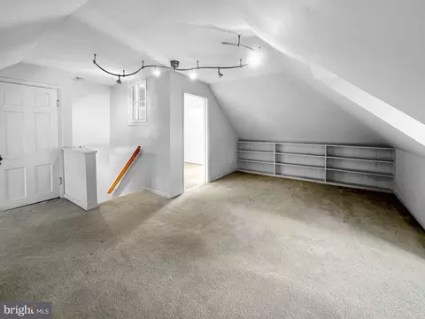 Living - 709 Dryden Dr, Baltimore, MD 21229 photo 6 of 7