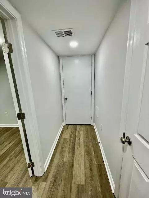 Entry Way - 1510 E Cold Spring Ln, Baltimore, MD 21218 photo 6 of 8