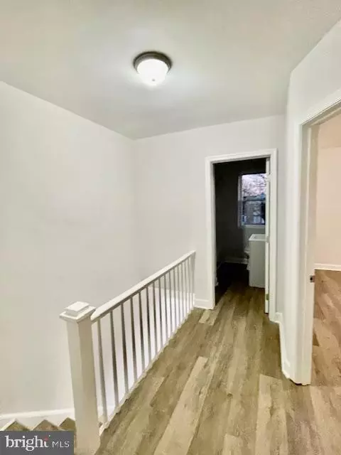 Entry Way - 1510 E Cold Spring Ln, Baltimore, MD 21218 photo 3 of 8