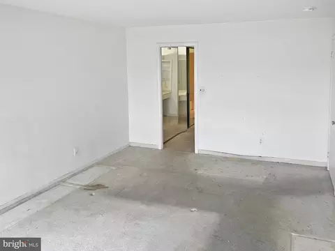 3601 Clarks Ln #506, Baltimore, MD 21215 photo 8