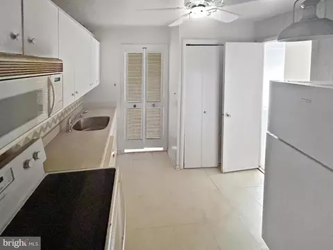 3601 Clarks Ln #506, Baltimore, MD 21215 photo 6