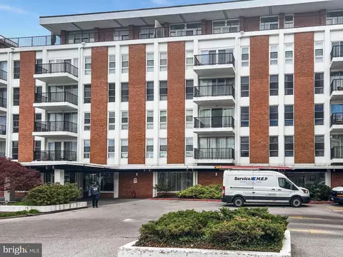 3601 Clarks Ln #506, Baltimore, MD 21215 photo 1