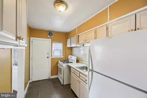 Entry Way - 1538 E Cold Spring Ln, Baltimore, MD 21218 photo 3 of 3