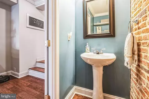 Entry Way - 507 E Clement St, Baltimore, MD 21230 photo 6 of 6