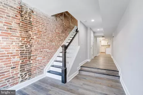 Entry Way - 616 S Luzerne Ave S, Baltimore, MD 21224 photo 8 of 23
