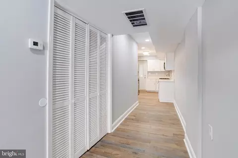 Entry Way - 616 S Luzerne Ave S, Baltimore, MD 21224 photo 12 of 23