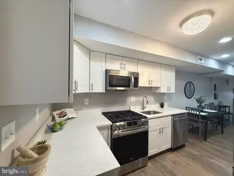 Kitchen - 616 S Luzerne Ave S, Baltimore, MD 21224 photo 4 of 5