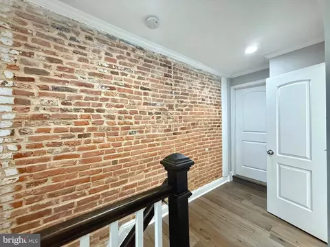 Entry Way - 616 S Luzerne Ave S, Baltimore, MD 21224 photo 18 of 23