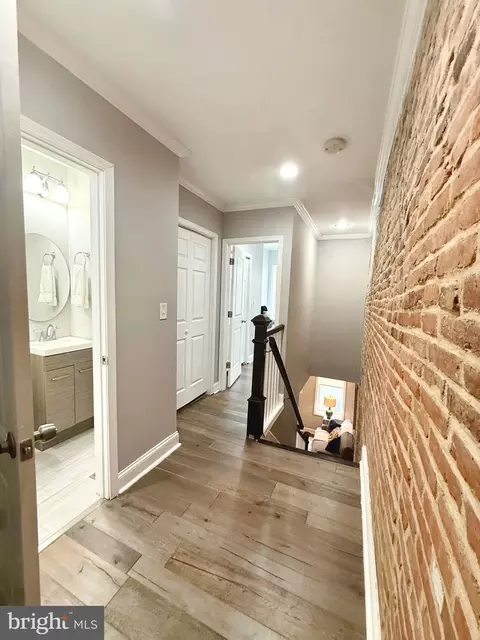 Entry Way - 616 S Luzerne Ave S, Baltimore, MD 21224 photo 19 of 23