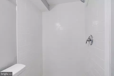 Bath - 616 S Luzerne Ave S, Baltimore, MD 21224 photo 14 of 14