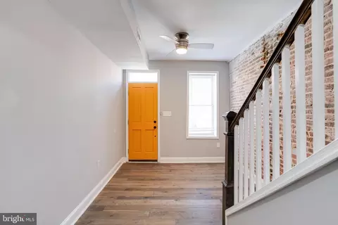 Entry Way - 616 S Luzerne Ave S, Baltimore, MD 21224 photo 4 of 23