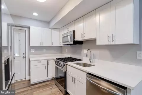 Kitchen - 616 S Luzerne Ave S, Baltimore, MD 21224 photo 2 of 5
