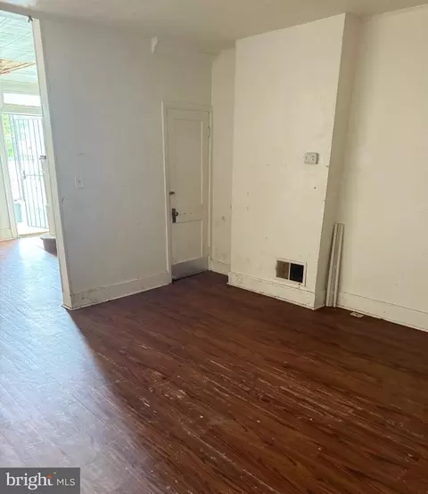 628 E Patapsco Ave, Baltimore, MD 21225 photo 2