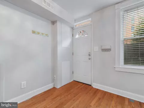 Entry Way - 623 S Durham St, Baltimore, MD 21231 photo 1 of 2