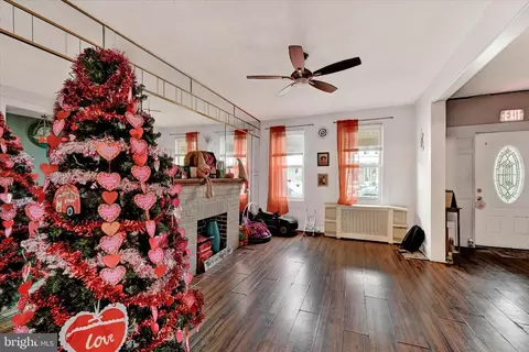 Entry Way - 3117 Baker St, Baltimore, MD 21216 photo 2 of 3