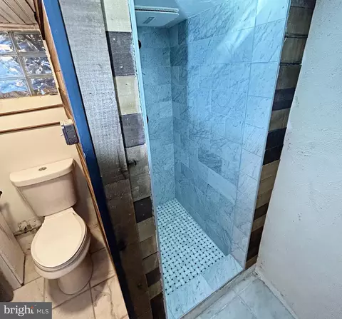 Bath - 44 E Barney St, Baltimore, MD 21230 photo 3 of 3