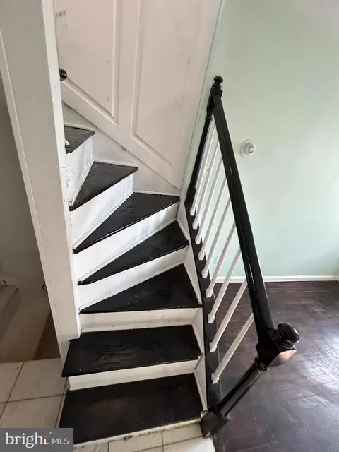 Entry Way - 44 E Barney St, Baltimore, MD 21230 photo 1 of 3