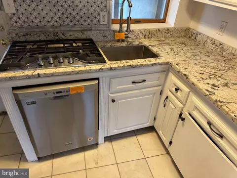 Kitchen - 44 E Barney St, Baltimore, MD 21230 photo 2 of 3
