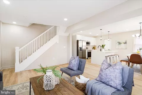 820 Mount Holly St, Baltimore, MD 21229 photo 4