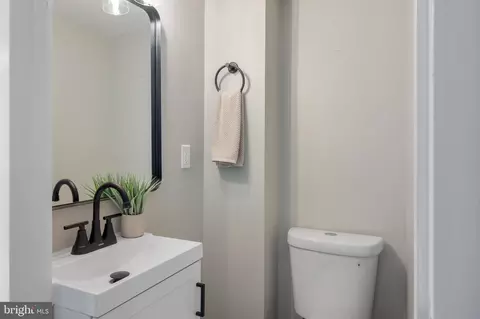 1370 Limit Ave, Baltimore, MD 21239 photo 16