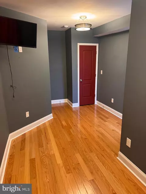 Entry Way - 1316 N Milton Ave N, Baltimore, MD 21213 photo 7 of 14