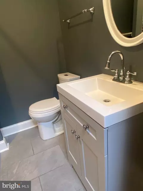 Bath - 1316 N Milton Ave N, Baltimore, MD 21213 photo 4 of 6