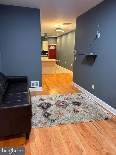 Entry Way - 1316 N Milton Ave N, Baltimore, MD 21213 photo 2 of 14