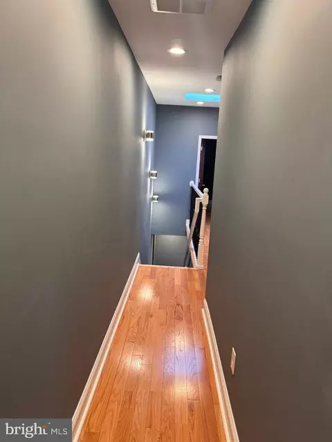 Entry Way - 1316 N Milton Ave N, Baltimore, MD 21213 photo 10 of 14
