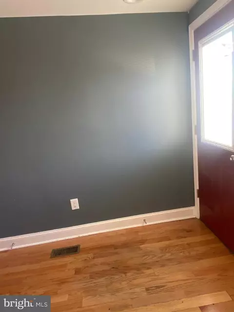 Entry Way - 1316 N Milton Ave N, Baltimore, MD 21213 photo 13 of 14