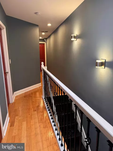 Entry Way - 1316 N Milton Ave N, Baltimore, MD 21213 photo 9 of 14