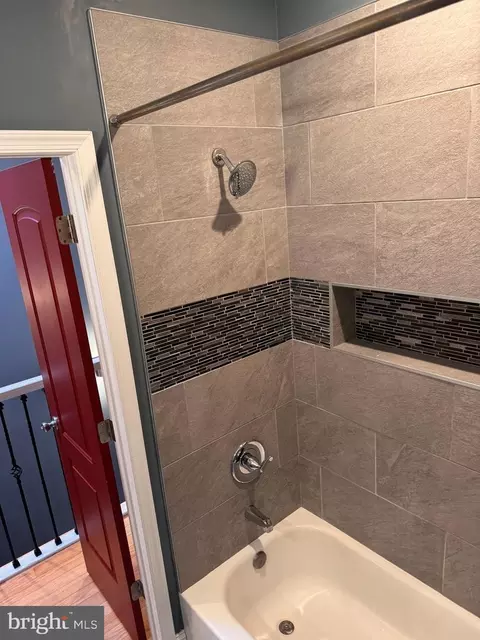 Bath - 1316 N Milton Ave N, Baltimore, MD 21213 photo 5 of 6