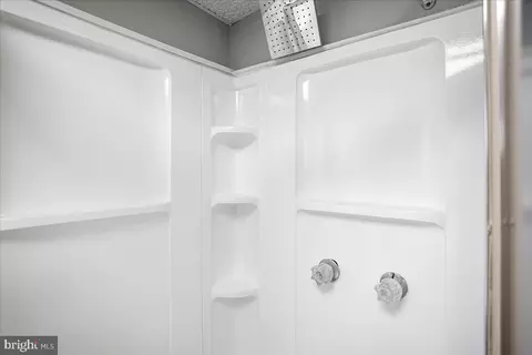 Bath - 118 Wolfe St, Baltimore, MD 21231 photo 2 of 3