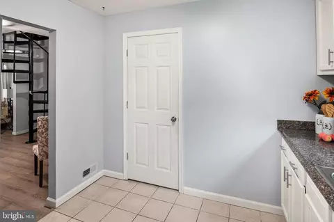 Entry Way - 4417 Craddock Ave, Baltimore, MD 21212 photo 3 of 6