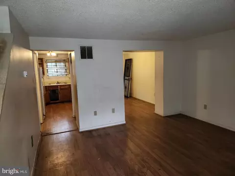 Living - 1221 N Stricker St, Baltimore, MD 21217 photo 1 of 2