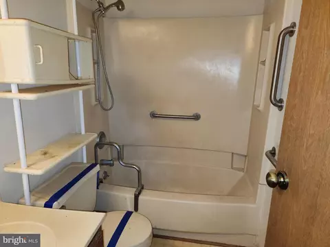 Bath - 1221 N Stricker St, Baltimore, MD 21217 photo 2 of 2