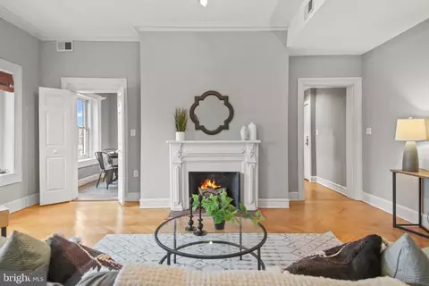 Living - 14 E Mount Vernon Pl, Baltimore, MD 21201 photo 6 of 10