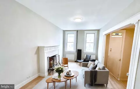 Living - 708 Allendale St, Baltimore, MD 21229 photo 1 of 3