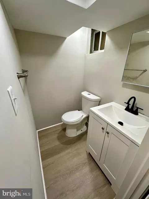 Bath - 708 Allendale St, Baltimore, MD 21229 photo 2 of 2