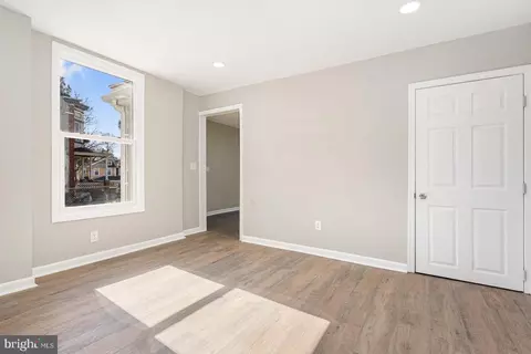 Entry Way - 459 S Augusta Ave, Baltimore, MD 21229 photo 5 of 5