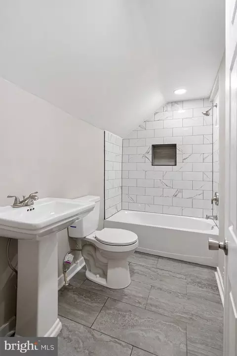 Bath - 459 S Augusta Ave, Baltimore, MD 21229 photo 1 of 2