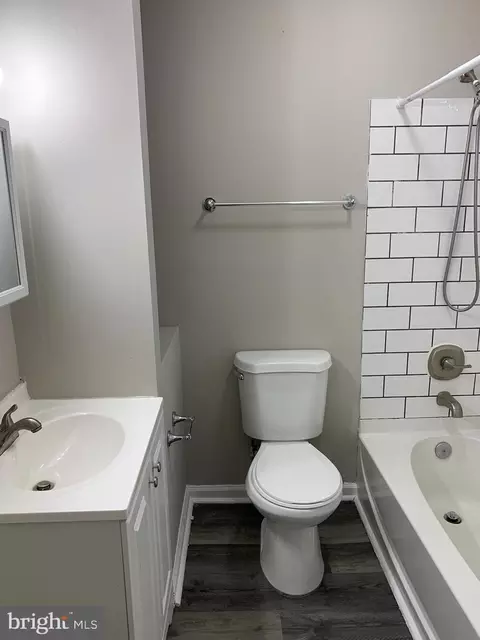 Bath - 1701 E Lafayette Ave, Baltimore, MD 21213 photo 3 of 3