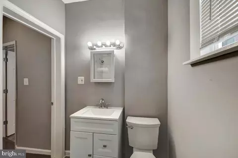 Entry Way - 732 Mccabe Ave, Baltimore, MD 21212 photo 3 of 3