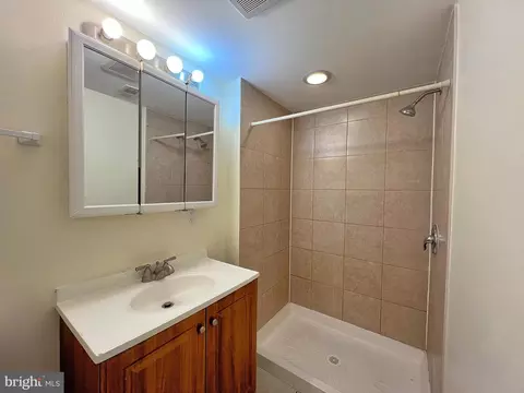Bath - 4604 Chatford Ave, Baltimore, MD 21206 photo 2 of 2