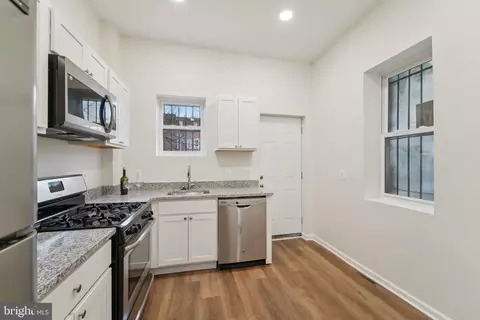 Entry Way - 306 E 21st St E, Baltimore, MD 21218 photo 1 of 6