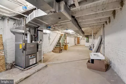 Entry Way - 306 E 21st St E, Baltimore, MD 21218 photo 6 of 6