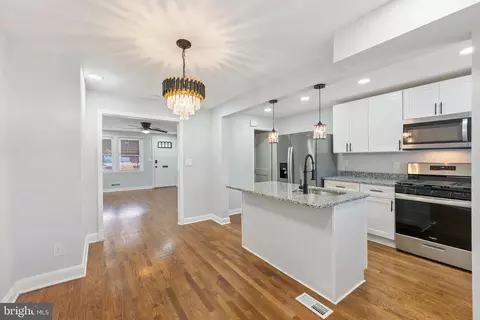 Entry Way - 4120 Gladden Ave, Baltimore, MD 21213 photo 2 of 6