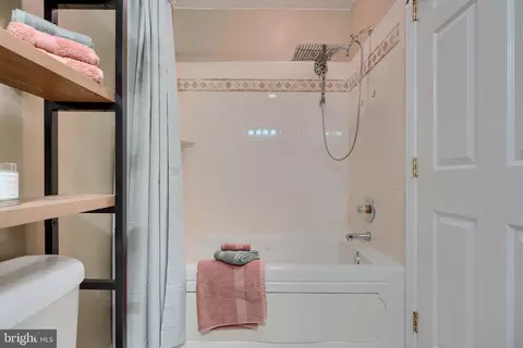 Bath - 5 S Decker Ave, Baltimore, MD 21224 photo 2 of 2